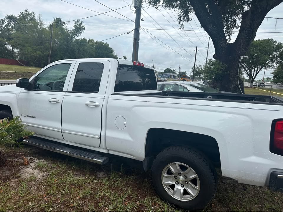 
								2015 Chevrolet Silverado full									