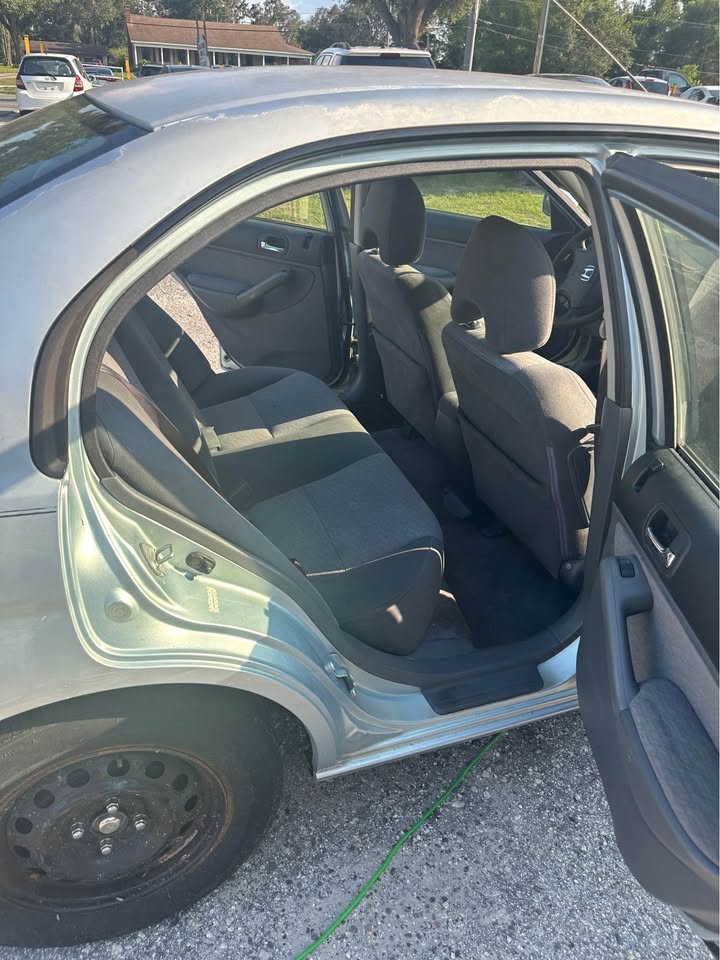 
								2004 Honda Civic – Hybrid Sedan 4D full									