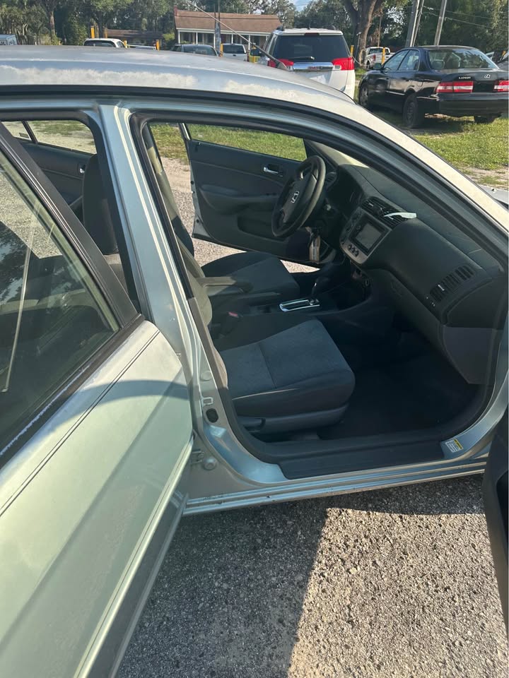 
								2004 Honda Civic – Hybrid Sedan 4D full									