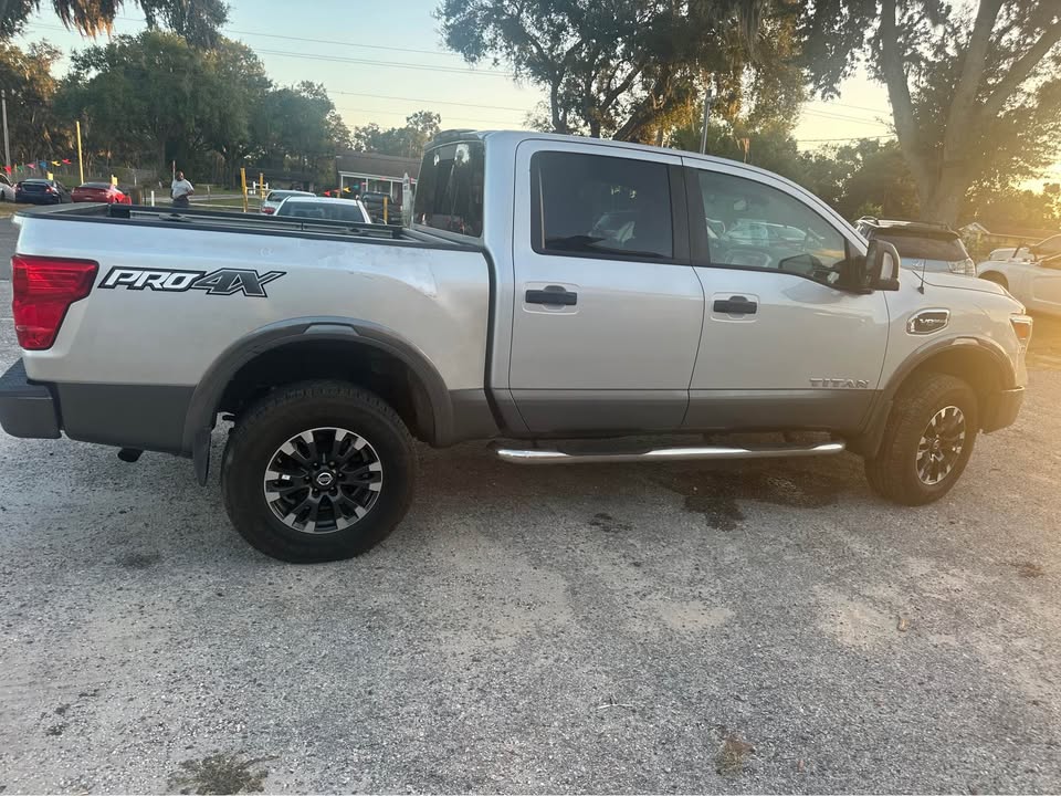 
								2017 Nissan titan xd king cab full									